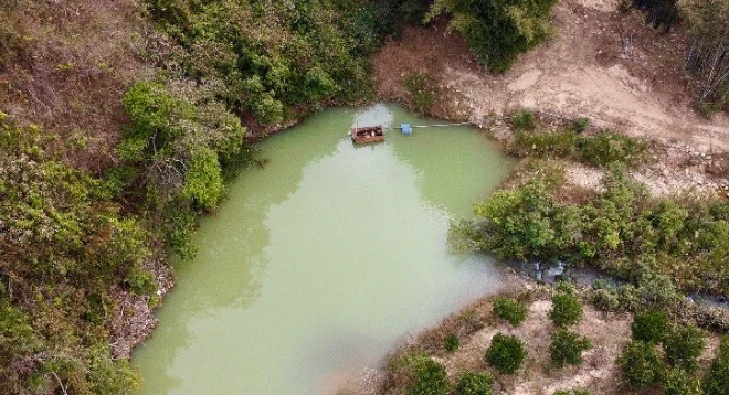 龙门县水利局采用无人机打击违法采砂(图1) 龙门县水利局采用无人机打击违法采砂(图1)